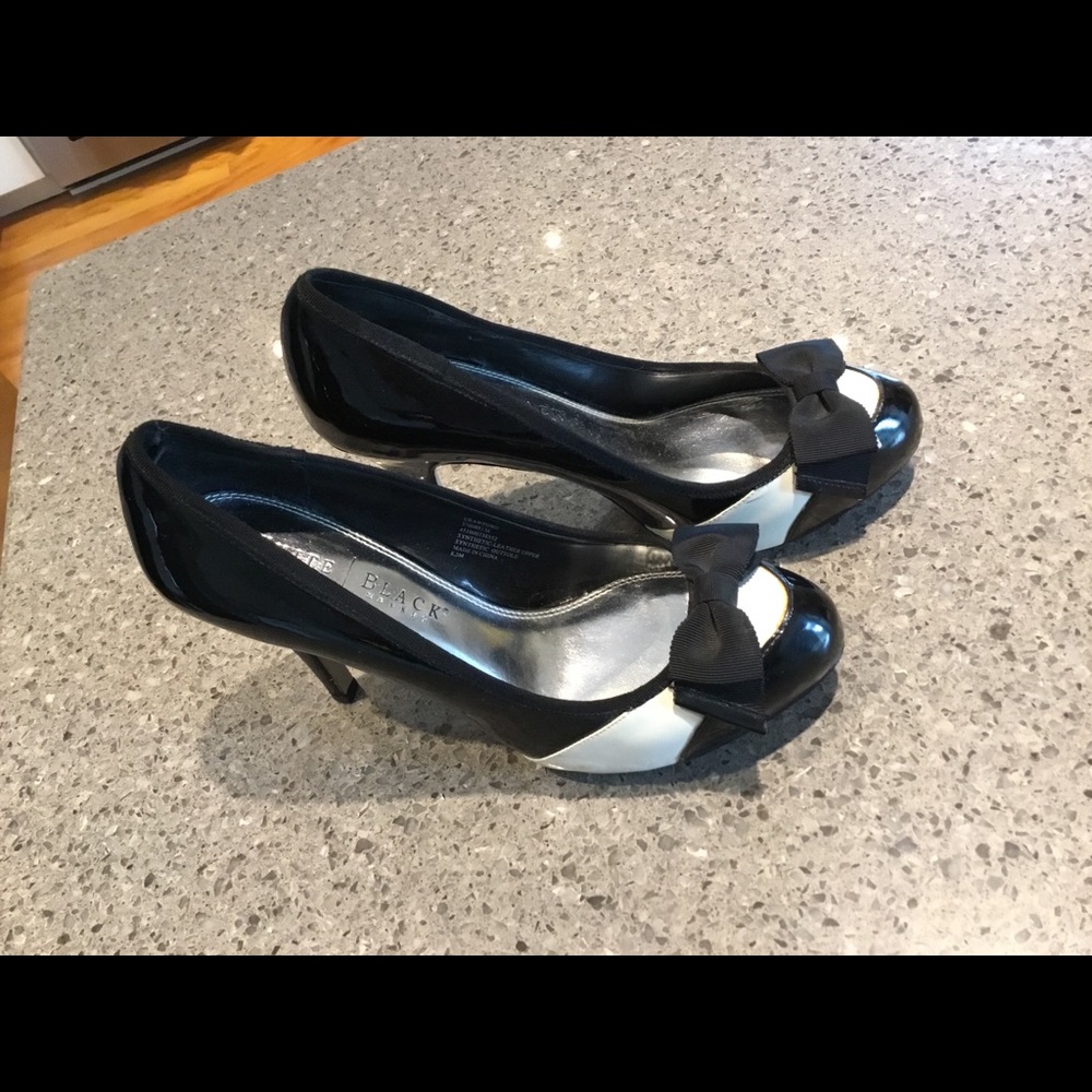 Classic White House Black Market Heels